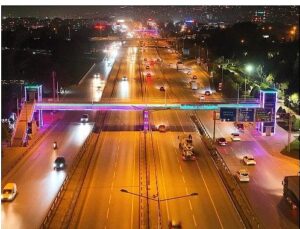 Kocaeli Bilişim Fuarı’nın renkleri üst geçitlerde