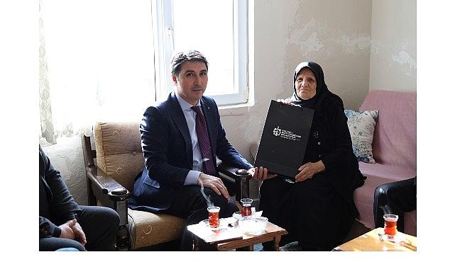 Kocaeli Büyükşehir acıları hafifletiyor