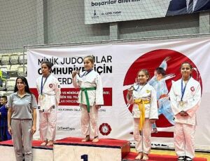Konak’ın judo kadrosu birinci turnuvadan madalyalarla döndü