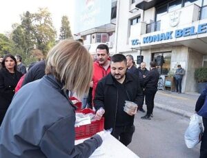 Konak’ta Atatürk sonsuz hasret ve hürmetle anıldı
