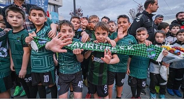 Lider Büyükakın: “Gençler için ne gerekiyorsa yapmaya devam edeceğiz”