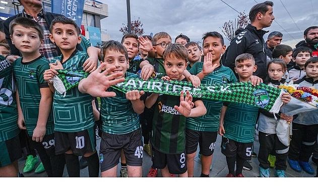 Lider Büyükakın: “Gençler için ne gerekiyorsa yapmaya devam edeceğiz”