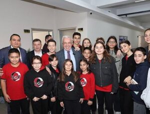 Lider Şadi Özdemir: “Geleceği kuran öğretmenlerdir”