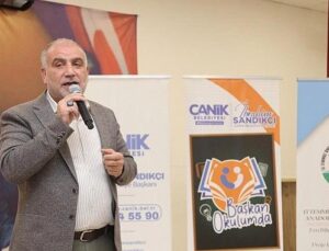 Lider Sandıkçı, “3 yıldır kesintisiz halde, rastgele bir özel şart olmadan, tüm öğrencilere burs dayanağı sağlayan tek belediyeyiz”