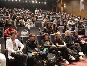 Maltepe’de uygulamalı afet eğitimleri devam ediyor