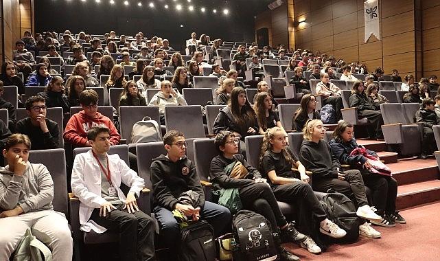 Maltepe’de uygulamalı afet eğitimleri devam ediyor