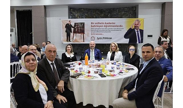 Menemen’de Öğretmenler Günü, dayanışma ve coşkuyla kutlandı