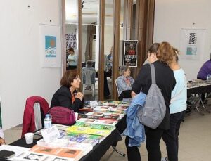 Narlıdere’de Bayanlar, Şiddete Karşı Seslerini Edebiyatla Yükseltti