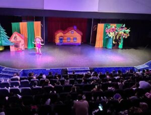 Niloya Sürpriz Yumurta Müzikali ile 8 Farklı Şehirde 17 Seansla Sahnede Olacak