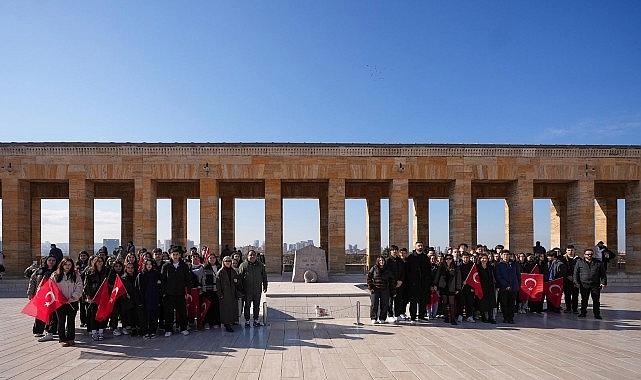 Öğrenciler istedi, Maltepe Belediyesi Anıtkabir’e götürdü