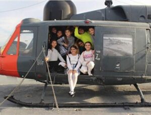 Öğrenciler, lisan maharetlerini gezerek pekiştiriyor