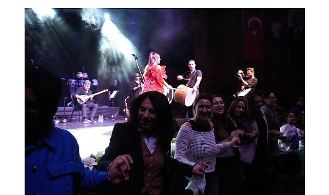 Öğretmenlere müzik ziyafetiyle 24 Kasım teşekkürü