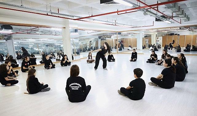 Osmangazi Belediyesi Geleceğin Dansçılarını Yetiştiriyor