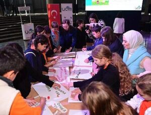 Osmangazi’de Çocuk Hakları Günü Renkli Pankartlarla Kutlandı