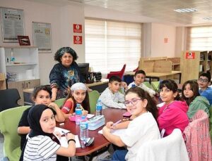 Osmangazi’de Çocuklar Hayallerini Kağıda Döküyor