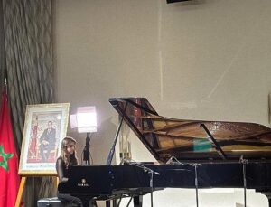 Piyanonun Genç İncisi Ayşe Nil, Milletlerarası Başarısıyla Narlıdere’yi Gururlandırdı