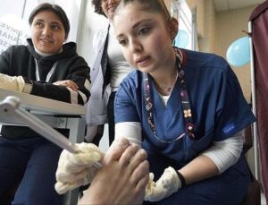 Podoloji Kısmı Öğretim Elemanları ve Öğrencilerinden Dünya Diyabet Günü’nde Tarama Seferberliği