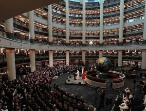 Pope Leo XIV urges peace in Ankara on first foreign trip