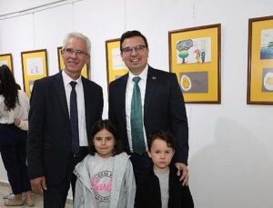 Rıfat Ilgaz’ın Öksüz Civciv’i çocukların karikatürlerinde hayat buldu