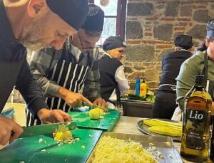 Şef Rıfat Yurttaş, Meslek Fabrikası’nda Ege yemekleri yaptı