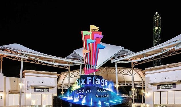 Suudi Arabistan Çölüne İki Dev Cümbüş: Aquarabia ve Six Flags