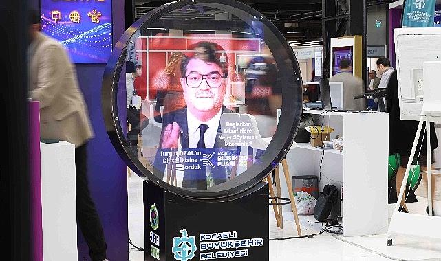 Turgut Özal hologram usulüyle Bilişim Fuarı’nda