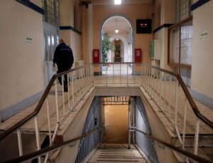 Two inmates escape French prison using drone-delivered saw blades