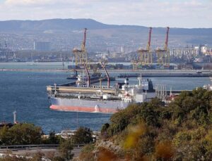 Two ships of Russia’s sanctioned shadow fleet caught fire in the Black Sea off Türkiye