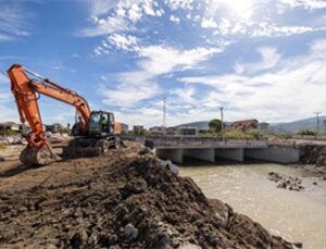 Yarımada’daki derelerden 100 bin ton gereç çıkarıldı