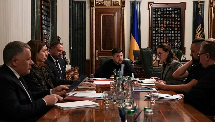 Zelenskyy pledges wholesale changes and office shakeup as his chief of staff resigns