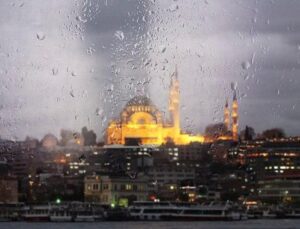 AKOM: İstanbul Yılbaşına Soğuk ve Yağışlı Havayla Giriyor