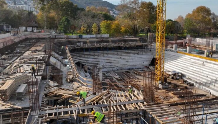 Atatürk Spor Salonu Hızla Yükseliyor