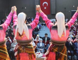  Bakanı Göktaş, “Bizim Çocuklar” 13. Türkiye Halk Oyunları Yarışması Açılışına Katıldı