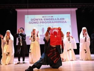 Bayrampaşalı engelliler doyasıya eğlendiler