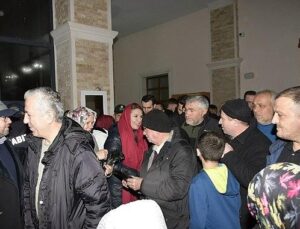 Belediye Başkanı Nergiz Karaağaçlı Öztürk, Regaip Kandili’nde Hemşehrilerimizle Bir Ortaya Geldi