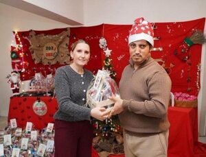 Biz daima yanınızdayız, Memnun yıllar Özel ve Hoş Çocuklar!