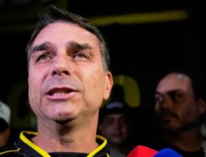 Bolsonaro’s eldest son says his father backs him to run for Brazil presidency in 2026