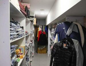 Buca’da giysi kumbaraları ile dayanışma büyüyor