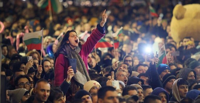 Bulgaria’s government withdraws controversial budget plan after protests