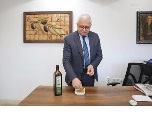 Burhaniye Belediyesi Zeytinyağları Satışa Sunuldu