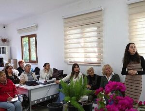 Büyükşehir’den yaş almış bireylere konutta çiçek yetiştiriciliği eğitimi