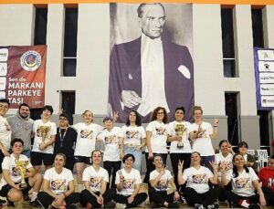 Çankayalı Bayanlardan Dostluk Maçında Eşitlik Bildirisi