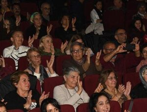 Çiğli’de Mahzuni’nin Türküleri Coşkuyla Yankılandı