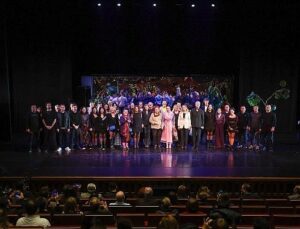 “Çirkin” Galasında Bakırköy Belediye Tiyatroları’ndan Unutulmaz Gece