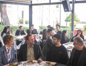 ÇYDD Bornova’da yeni üyelerle buluşma