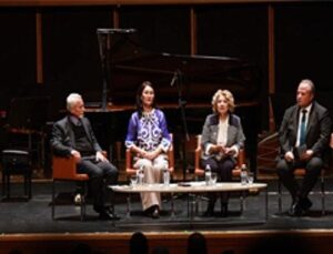 Dünya Türk Lisanı Ailesi Günü İzmir’de birinci defa düzenlendi