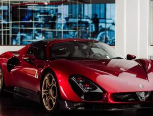 Efsanevi 33 Stradale, Arese’deki Alfa Romeo Müzesine Geri Dönüyor!