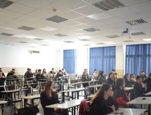 Ege Üniversitesinde maniler “Akran Mentörlüğü” ile aşılıyor