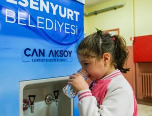 Esenyurt’ta Öğrencilere Ücretsiz İçme Suyu Desteği