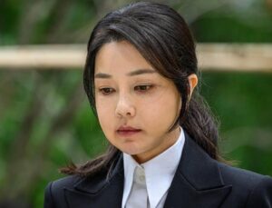 Eski first lady’ye rüşvet suçlaması! Takı, tablo, çanta…